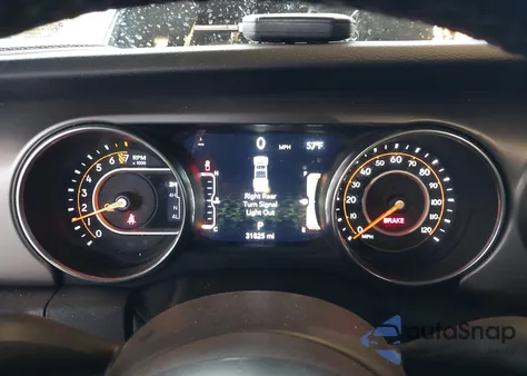 2021 Jeep Gladiator Willys 4X4 z USA, uszkodzony, nr VIN 1C6HJTAG6ML599625